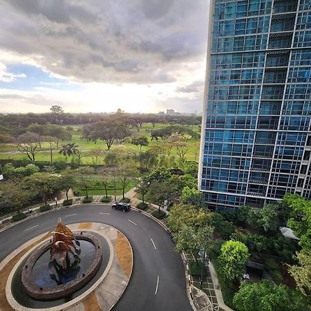 Enjoy Bgc Sunset And Golf Course View 2 Bedroom Loft With 100Mbps Internet Connection Manila Eksteriør bilde