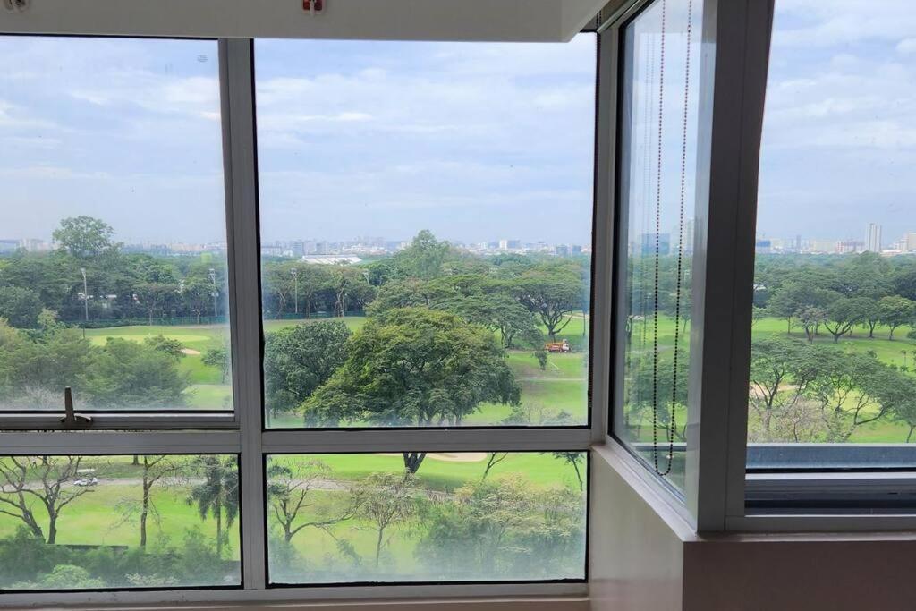 Enjoy Bgc Sunset And Golf Course View 2 Bedroom Loft With 100Mbps Internet Connection Manila Eksteriør bilde