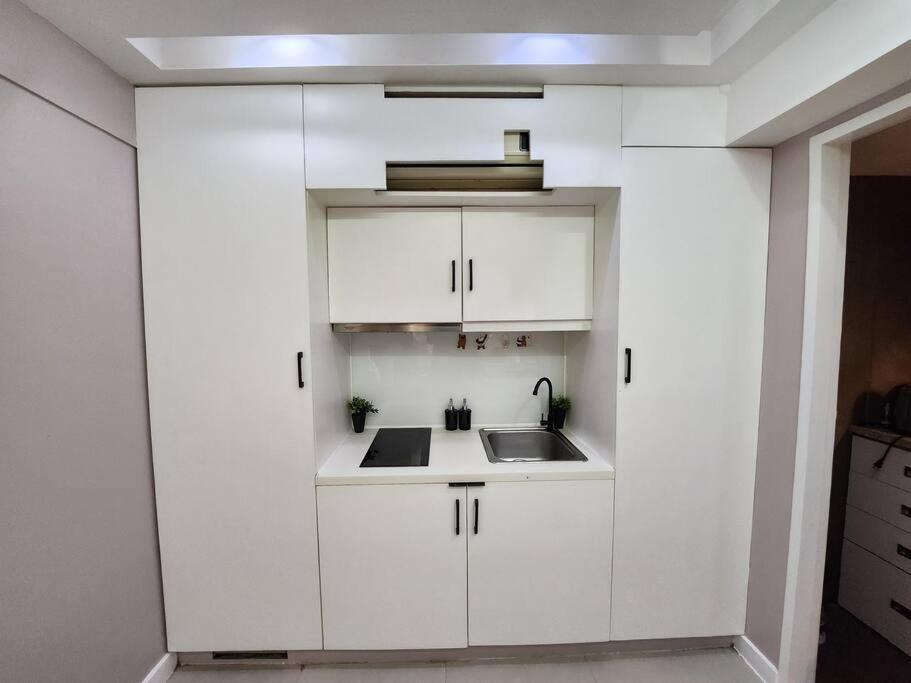 Enjoy Bgc Sunset And Golf Course View 2 Bedroom Loft With 100Mbps Internet Connection Manila Eksteriør bilde